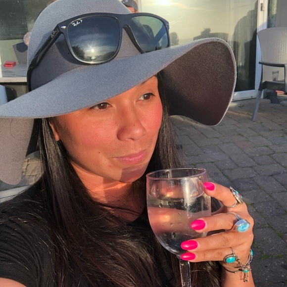 Meet your Posher, Sydnye - Picture 1 of 1